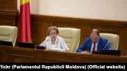 Președinta legislativului Zinaida Grecianîi şi vicepreședintele Ion Ceban. 25 iunie 2019