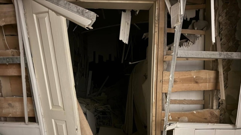 Russian Artillery Strike Destroys Kherson Hospital, Injures Civilians