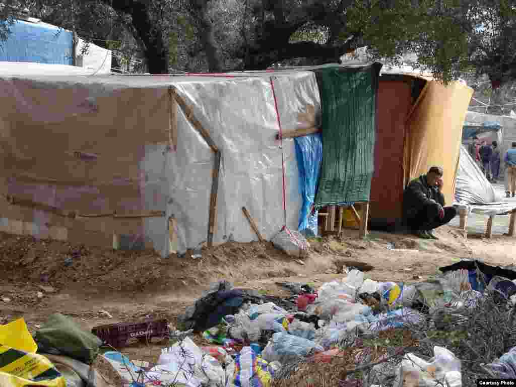 Afghanistan - Afghanistanske izbjeglice u Grčkoj. Najčešće žive u katastrofalnim uvjetima Foto: Basir Ahang. 