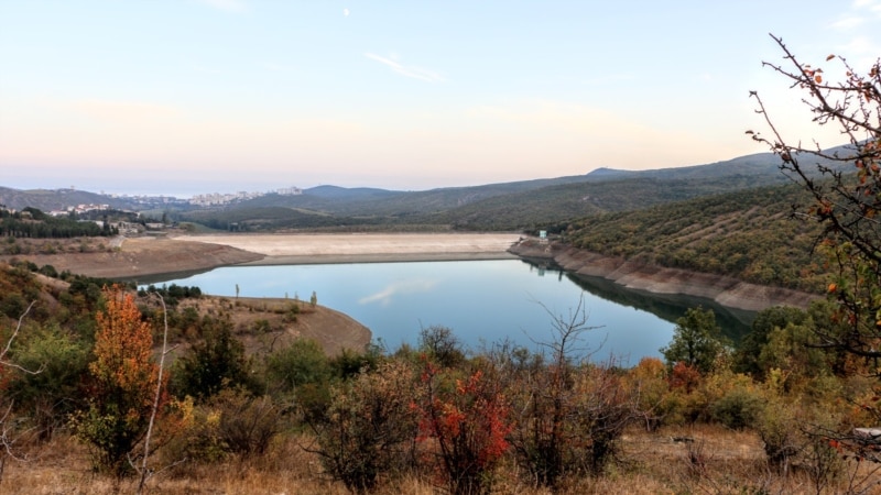 Аксенов сказал, из-за чего растет потребление воды в Крыму 
