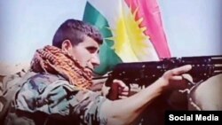 عکسی که از سیاوش بهرامی، زندانی سیاسی جان‌باخته در شبکه‌های اجتماعی منتشر شده است.