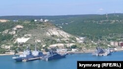 Корабли Черноморского флота России в Графской бухте Севастополя, 28 мая 2022 года