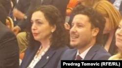 Vjosa Osmani, predsjednica Kosova, i Dritan Abazović, premijer Crne Gore, tokom diskusije u Budvi.