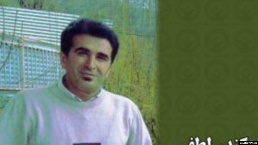 اسکندر لطفی فعال صنفی معلمان روز ۱۱ اردیبهشت بازداشت شده است.