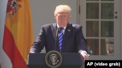 Donald Trump și steagul Spaniei