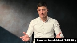 დაურ ბუავა, აფხაზე ბლოგერი