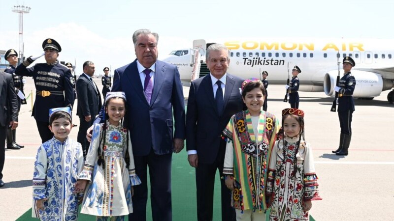Тожикистон президенти Ўзбекистонга расмий ташриф билан келди
