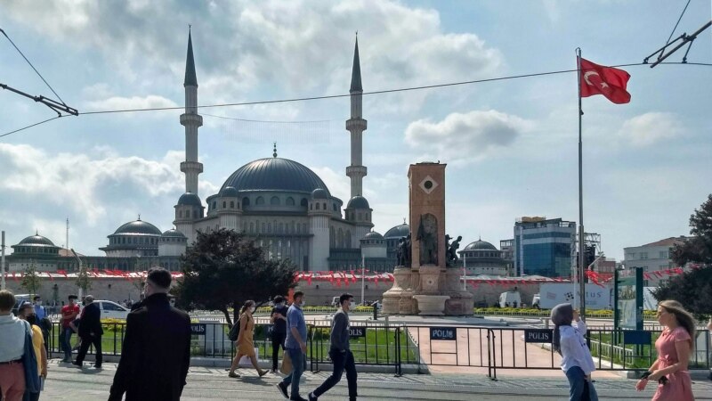 Түрк полициясы Стамбулда дайынсыз болуп жаткан кыргызстандык кызды издөөдө