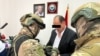 Момент задержания Алымкадыра Бейшеналиева. Фото опубликовано Генеральной прокуратурой. 