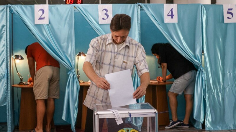 Казакъстанда Конституцияне үзгәртү турында референдум уза