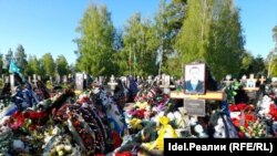 На Архангельском кладбище в российском Ульяновске появилась отдельная аллея, на которой захоронены солдаты, погибшие на войне с Украиной, 1 июня 2022 года
