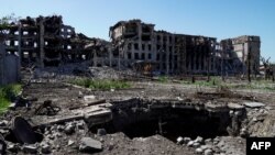 За даними мера Маріуполя Вадима Бойченка у травні, тільки в цьому місті внаслідок дій російських військ загинули понад 20 тисяч цивільних