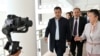 Президент Садыр Жапаров и министр здравоохранения Алымкадыр Бейшеналиев на открытии реабилитационного комплекса «Алтын балалык» в Чолпон-Ате. 1 июня 2022 года.