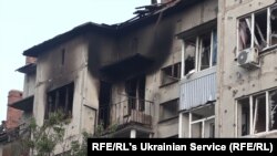 Последствия российского обстрела жилых домов в Славянске