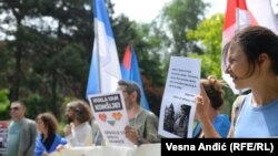 Udruženje građana "Rusi, Belorusi, Ukrajinci i Srbi zajedno protiv rata" pozdravilo je na skupu u Beogradu otkazivanje posete ruskog šefa diplomatije Sergeja Lavrova, 6. jun 2022.