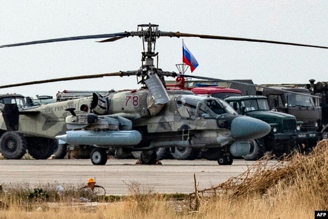 Российская военная техника на авиабазе Камышлы на северо-востоке Сирии. 12 декабря 2024 года, спустя 4 дня после падения режима Башара Асада