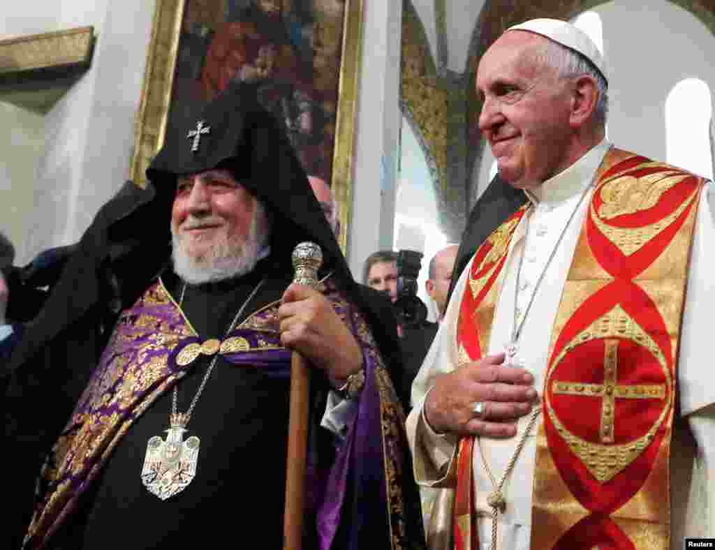 Armenia -- Pope Francis (R) and Catholicos of All Armenians Karekin II arrive at the apostolic Cathedral in Etchmiadzin, June 24, 2016