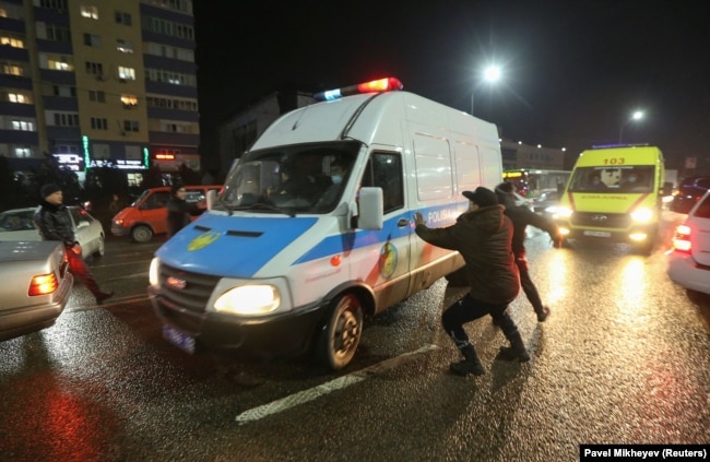 Pamje tjera nga protestat më 4 janar.