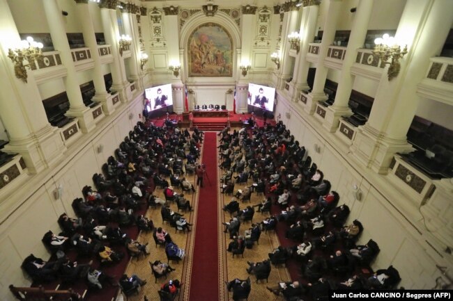 نمایی عمومی از نخستین نشست مجلس مؤسسان شیلی در هفتم ژوئیه ۲۰۲۱