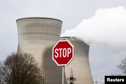 یک نیروگاه اتمی در گوندرمینگن آلمان که در دسامبر ۲۰۲۱ تعطیل شد