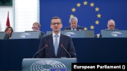 Premierul polonez Mateusz Morawiecki a vorbit mai mult despre problemele economice decât despre statul de drept când a fost invitat la Bruxelles
