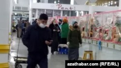 Azyk bazary, Aşgabat (illýustrasiýa suraty)