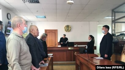 Мен оны кездейсоқ көріп қалып, қолыммен аяқтауға көмектестім.