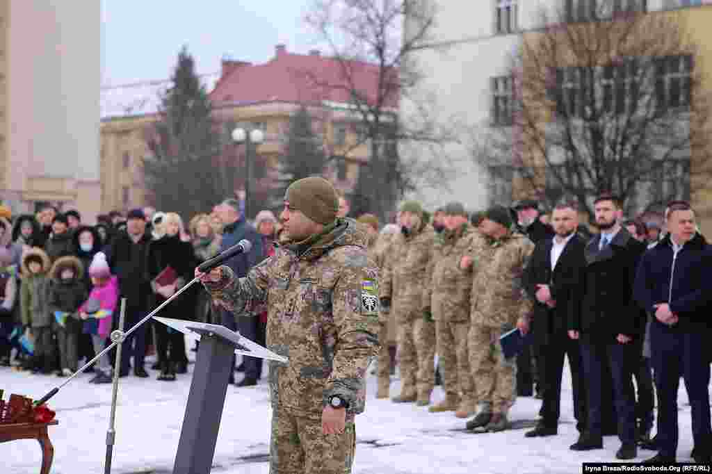 &laquo;Ми успішно виконали завдання, але ми маємо не забувати, що 8-ий рік на сході України іде війна. Чи втомилися ми? Будемо відвертими: відчувається втома за хвилювання наших близьких, рідних, але ми не втомилися бути вільними, не втомилися бути незалежними, бути українцями&raquo; &ndash; сказав Олег Гончарук, полковник, командир 128-ї окремої гірсько-штурмової бригади