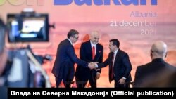 Presidenti i Serbisë, Aleksandar Vuçiq, kryeministri i Shqipërisë, Edi Rama dhe kryeministri i Maqedonisë së Veriut, Zoran Zaev gjatë takimit të nismës "Ballkani i Hapur" në Tiranë më 21 dhjetor. 