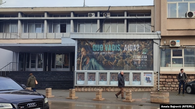 Reklama za film 'Quo vadis, Aida?' u Novom Pazaru, 28. december 2021.