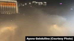 Фрагмент видео, на котором виден результат применения спецсредств для разгона демонстрантов в Алматы, 5 января 2022 года 