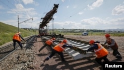 Строительство железной дороги в России. Иллюстративное фото. 