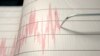 Seizmografska mašina iscrtava crvenu liniju na milimetarskom papiru i prikazuje seizmičku aktivnost, 18. decembar 2021. godine, ilustrativna fotografija