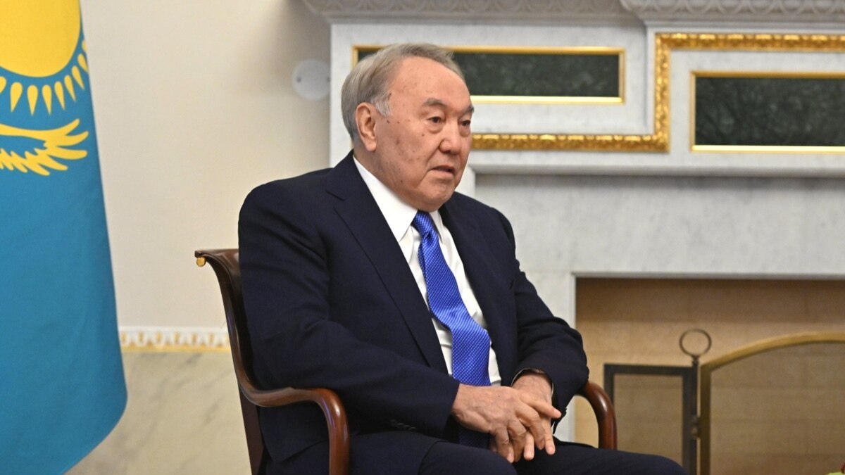 Двама членове на голямото семейство на бившия казахстански президент Нурсултан