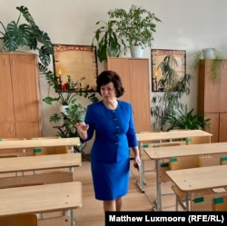 Oksana Akulova, direktorica Gorbačovljeve bivše škole, kaže da se učenici danas malo zanimaju za sovjetsku istoriju ili ulogu Gorbačova u njoj.