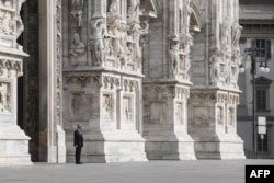  Концертът на Андреа Бочели на 12 април 2020 година пред катедралата в Милано 