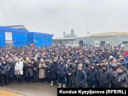 Митинг торговцев рынка «Дордой» против внедрения ККМ. 24 декабря 2021 года.