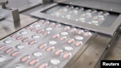 Ministarstva zdravlja Srbije je saopštilo da je napravljena distributivna lista na osnovu koje će lek biti raspoređen po zdravstvenim ustanovama u zemlji.
