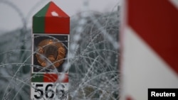 Білоруська сторона напередодні заявляла, що виявила пошкодження герба на своєму прикордонному пункті