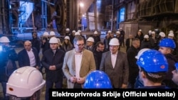 Aleksandar Vučić u poseti Termoelektrani 'Nikola Tesla', mesec dana pre energetskog kolapsa u Srbiji, 11. novembra 2021. Levo od njega na fotografiji je Milorad Grčić, vršilac dužnosti direktora Elektroprivrede Srbije. 