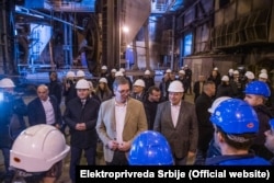 Tri prevozničke firme iz BiH, angažovane na tim poslovima, potvrdile su za RSE da su ugalj vozile u termoelektranu "Nikola Tesla" u Obrenovcu (na fotografiji iz arhive. Fotografija: predsednik Srbije u termoelektrani u Obrenovcu, novembar 2021.