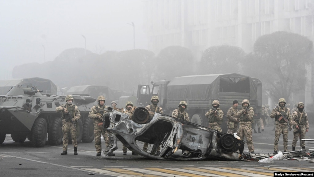 Военные и техника на площади в Алматы. 6 января 2022 года