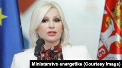 "Danonoćno su sve ekipe, ne samo Elektrodistribucije Srbije, na terenu, lavovski se bore i do kraja dana verujem da će svi dobiti struju“, rekla je Zorana Mihajlović, u četvrtak, 16. decembra 2021.