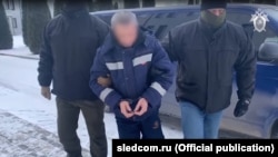 Один из задержанных по обвинению в участии в банде Шамиля Басаева. Фото: СК РФ