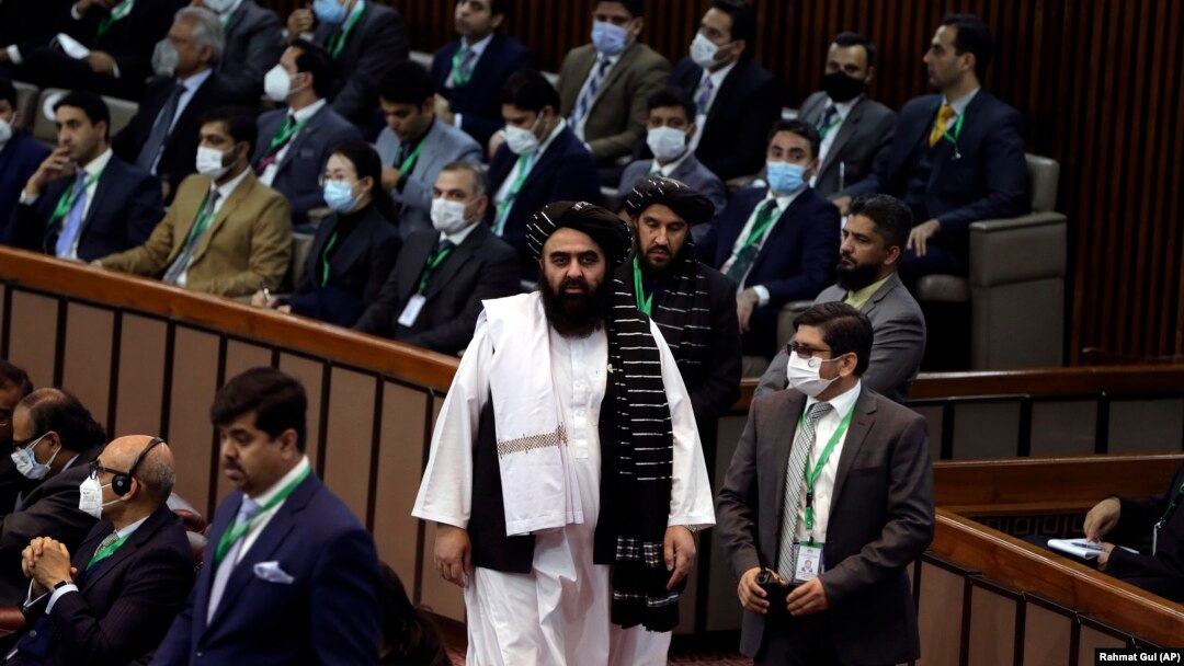 Исламабадда Ислам кызматташтык уюмуна мүчө мамлекеттердин өкүлдөрү чогулду. 20-декабрь, 2021-жыл. Пакистан. 