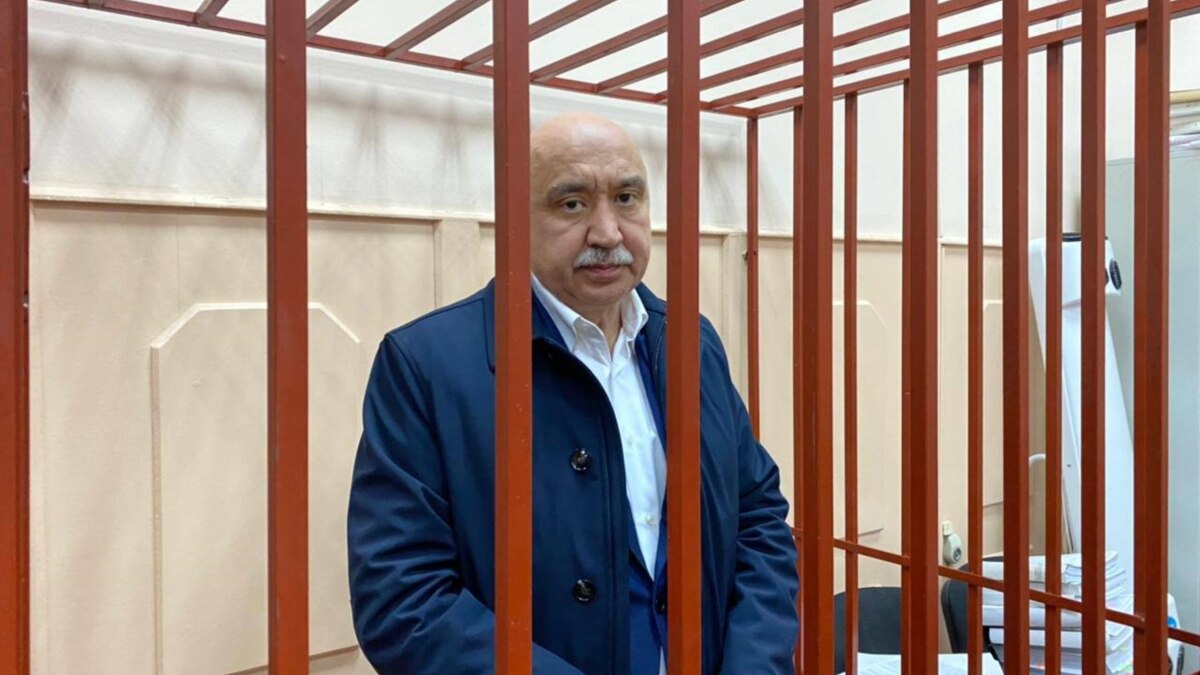 СМИ: У ректора КФУ Ильшата Гафурова при обыске изъяли 12 млн рублей