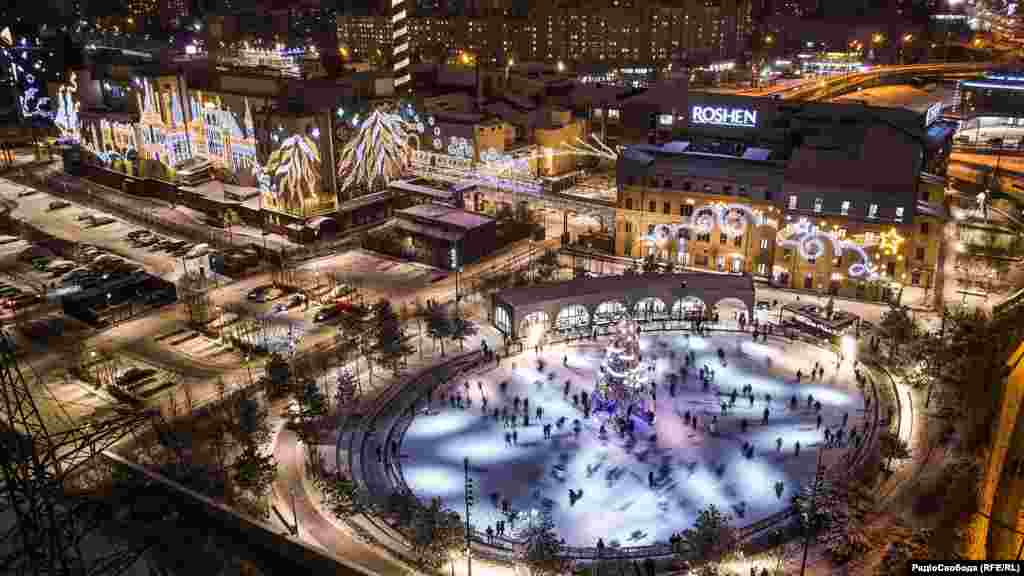 Новорічне містечко &laquo;Roshen Winter Village&raquo;