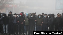 Учасники протестів в Алмати, 5 січня 2022 року