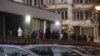 Građani čekaju u redu ispred Covid ambulante u beogradskoj opštini Voždovac, 5. januar 2022.&nbsp;