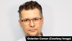 Istoricul Mihai Demetriade este cercetător la Consiliul Național de Studiere a Arhivelor Securității. El a studiat legăturile lui Radu Gyr cu Securitatea comunistă.